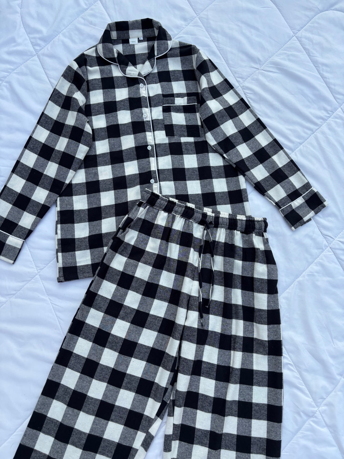 Black box plaid PJ set (L-XL)