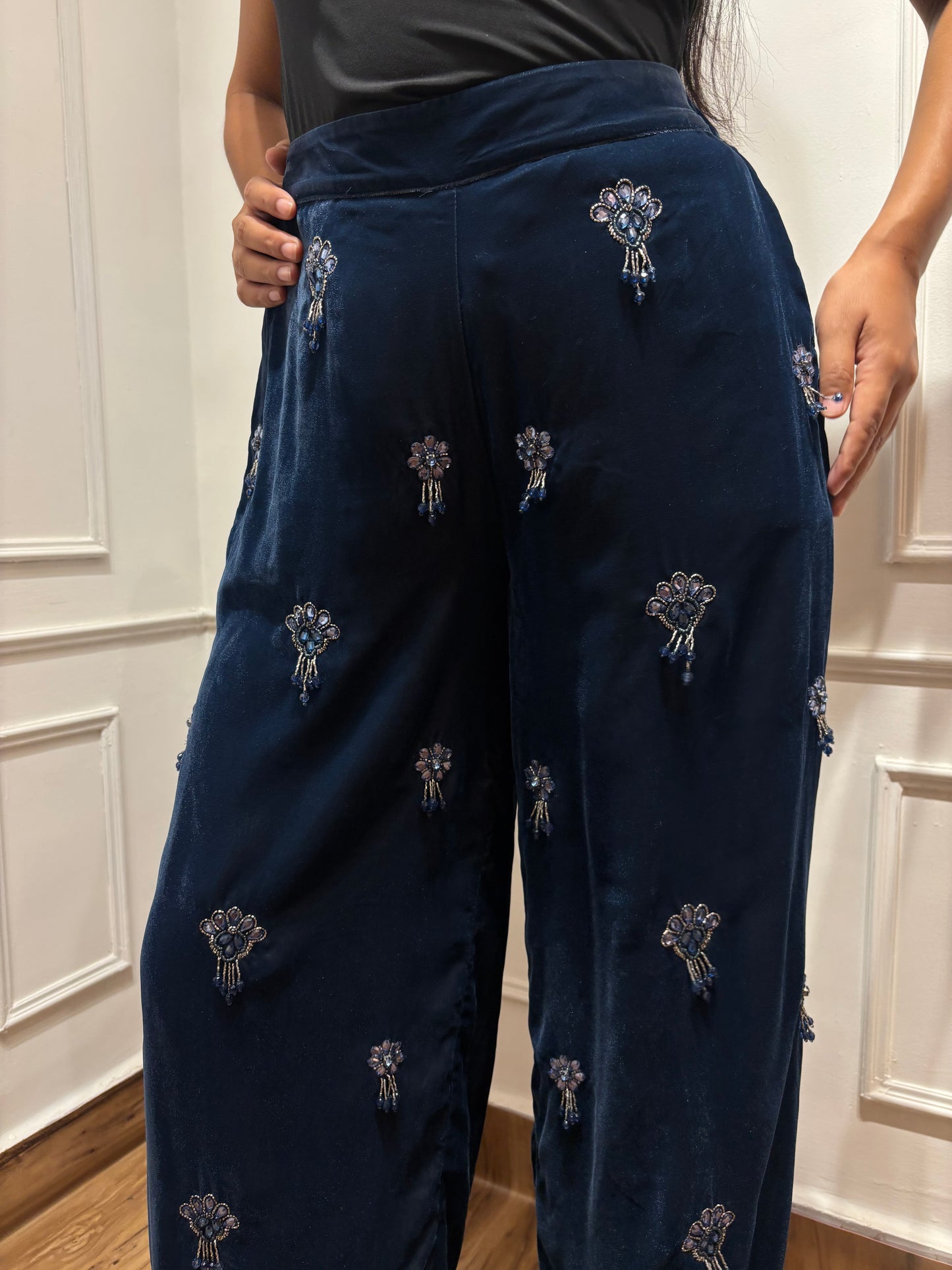 Velvet Embellished pant