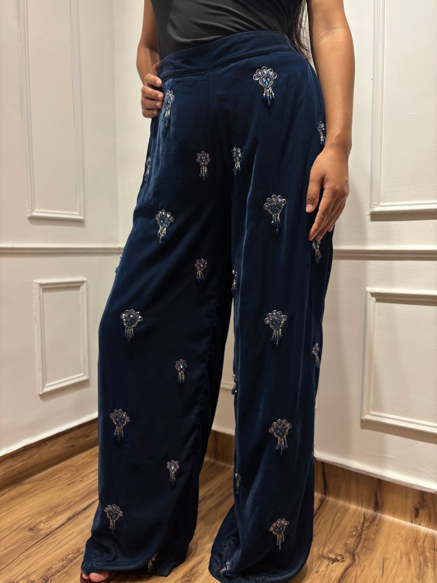 Velvet Embellished pant