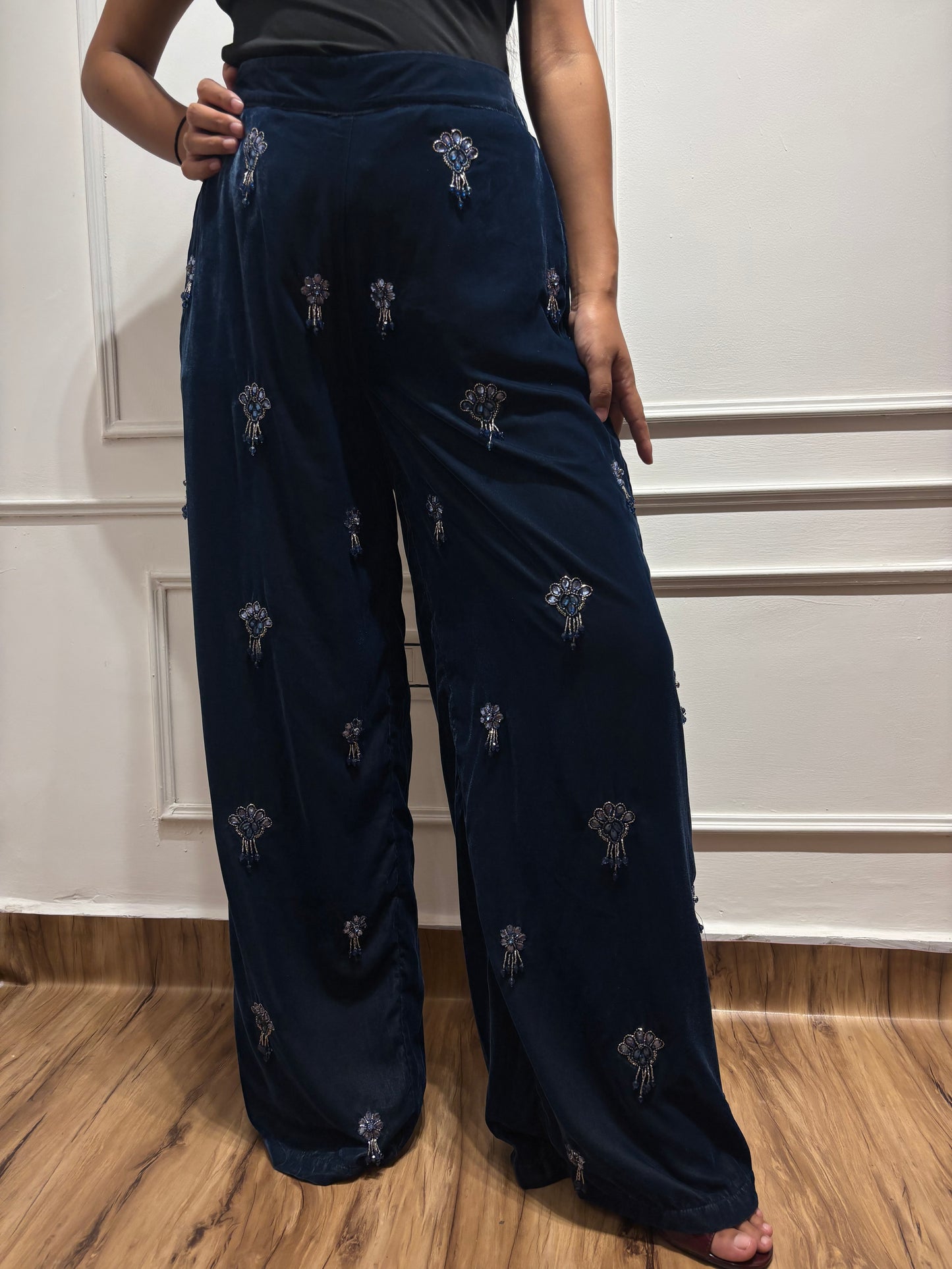 Velvet Embellished pant