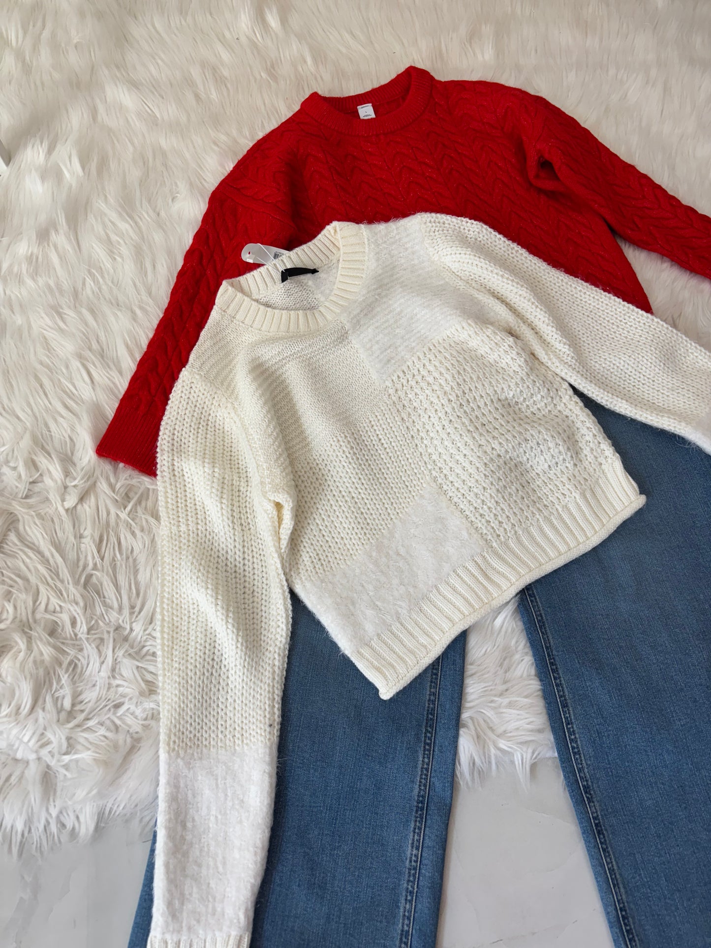 White knit sweater (XS/S)