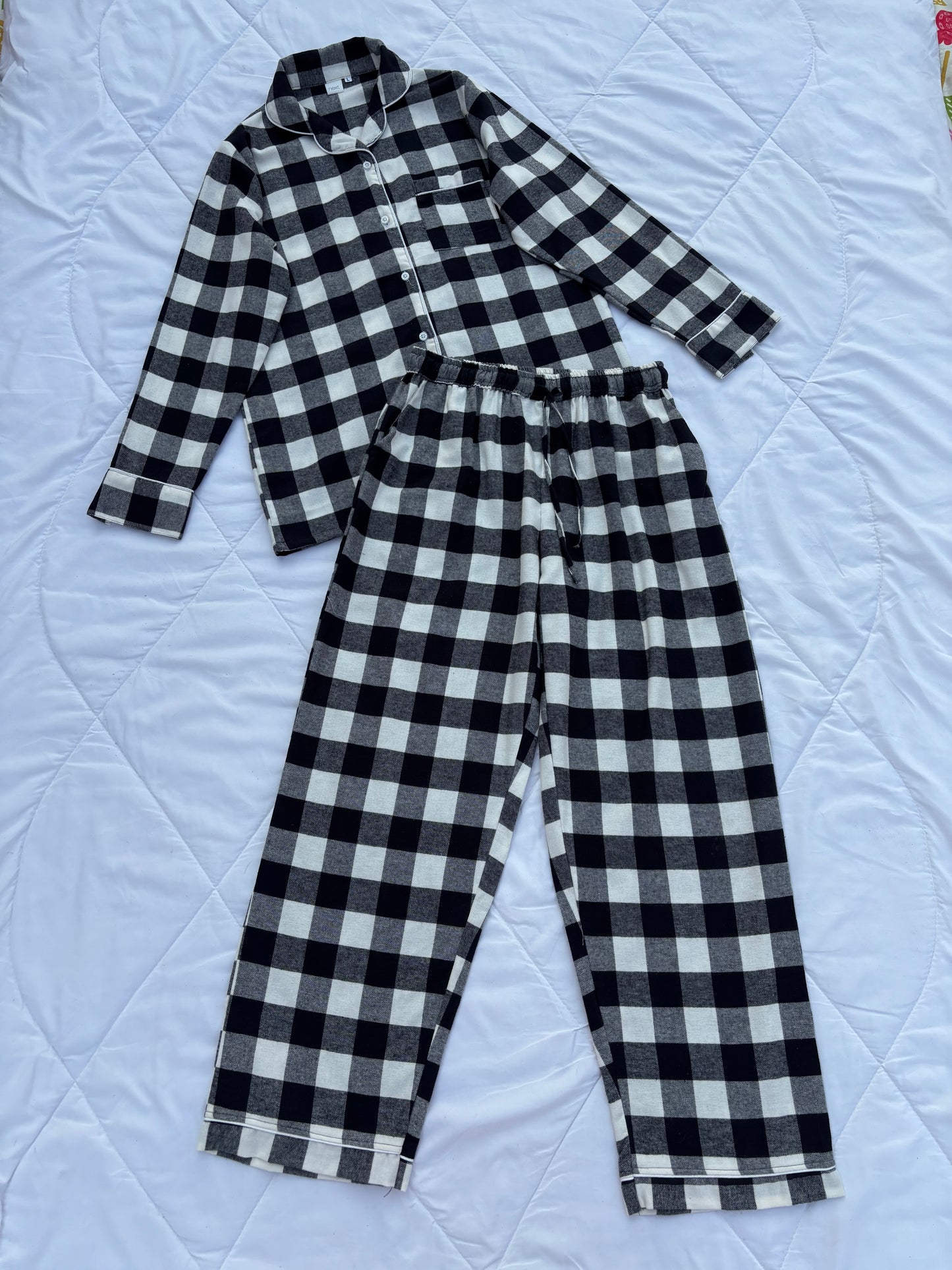 Black box plaid PJ set (L-XL)
