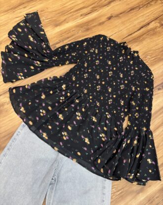 Navyblue floral smock bellsleeve top (S-M)